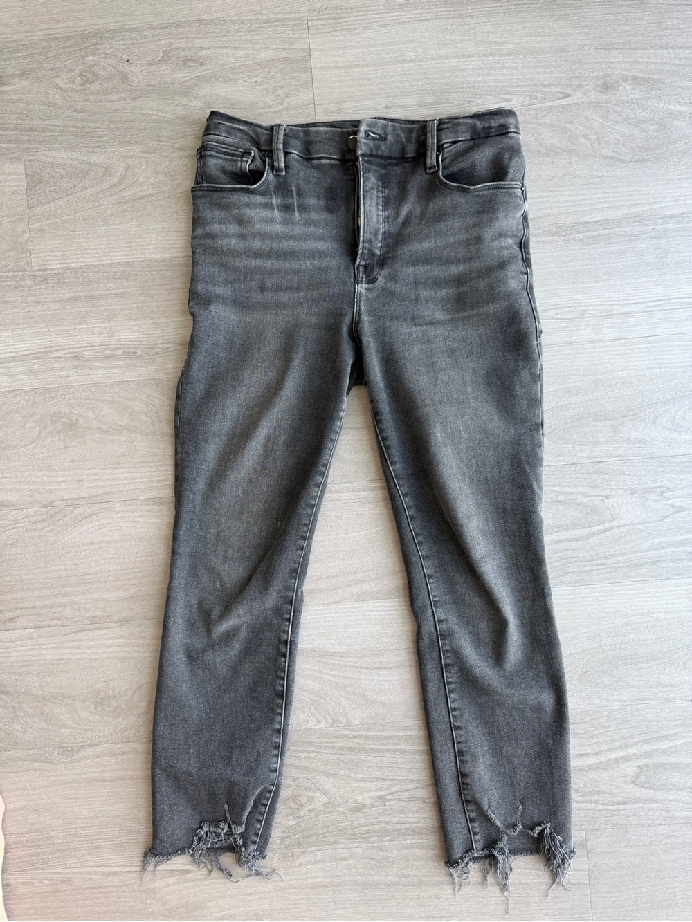 Good American Women Black-Grey Frayed Hem Ankle Jeans